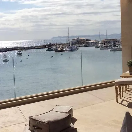 Beachfront Es Turo Appartement *