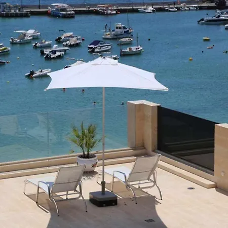 Beachfront Es Turo Appartement *