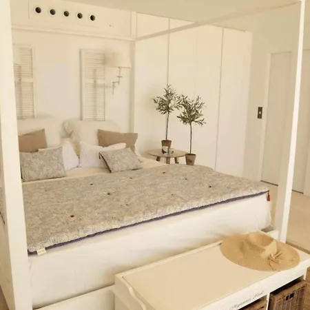 Beachfront Es Turo Apartment